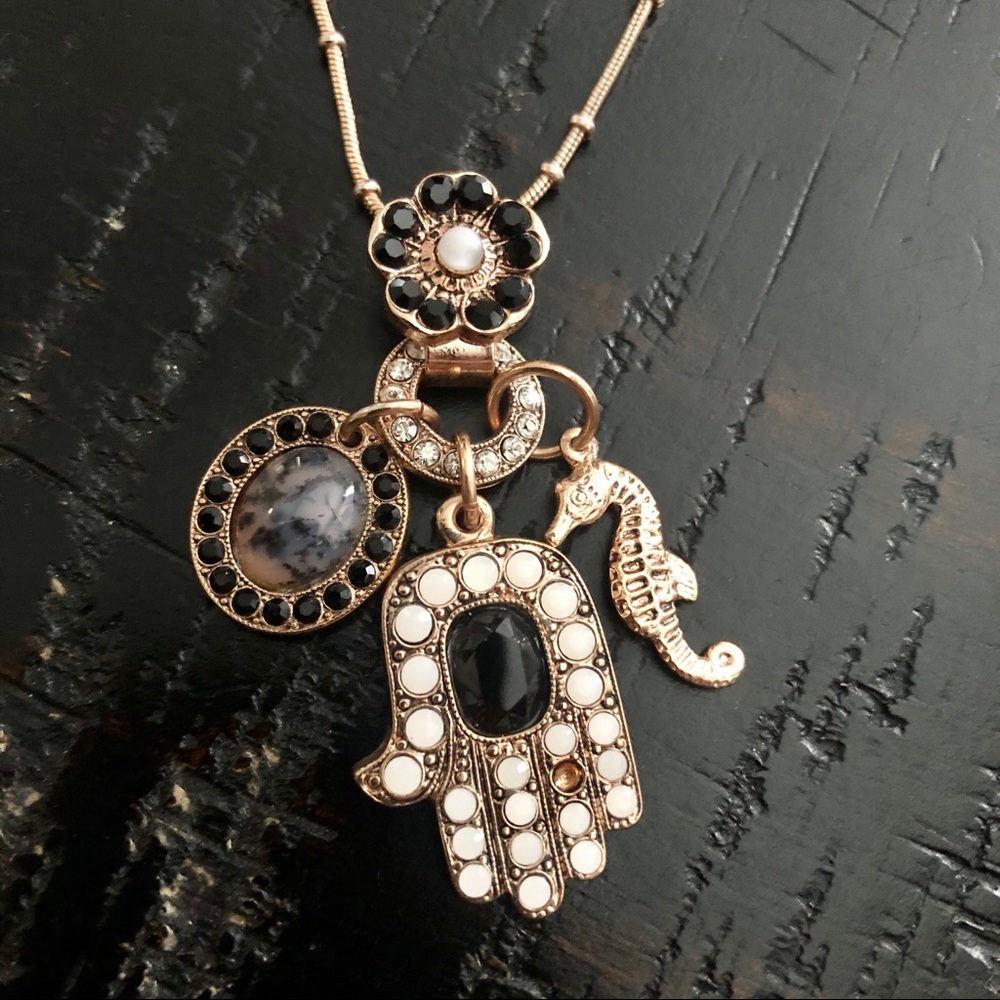 Amaro Israeli Hamsa Necklace - rose gold